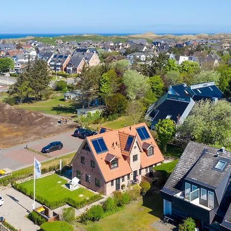 Lille Wung Nyaraló *